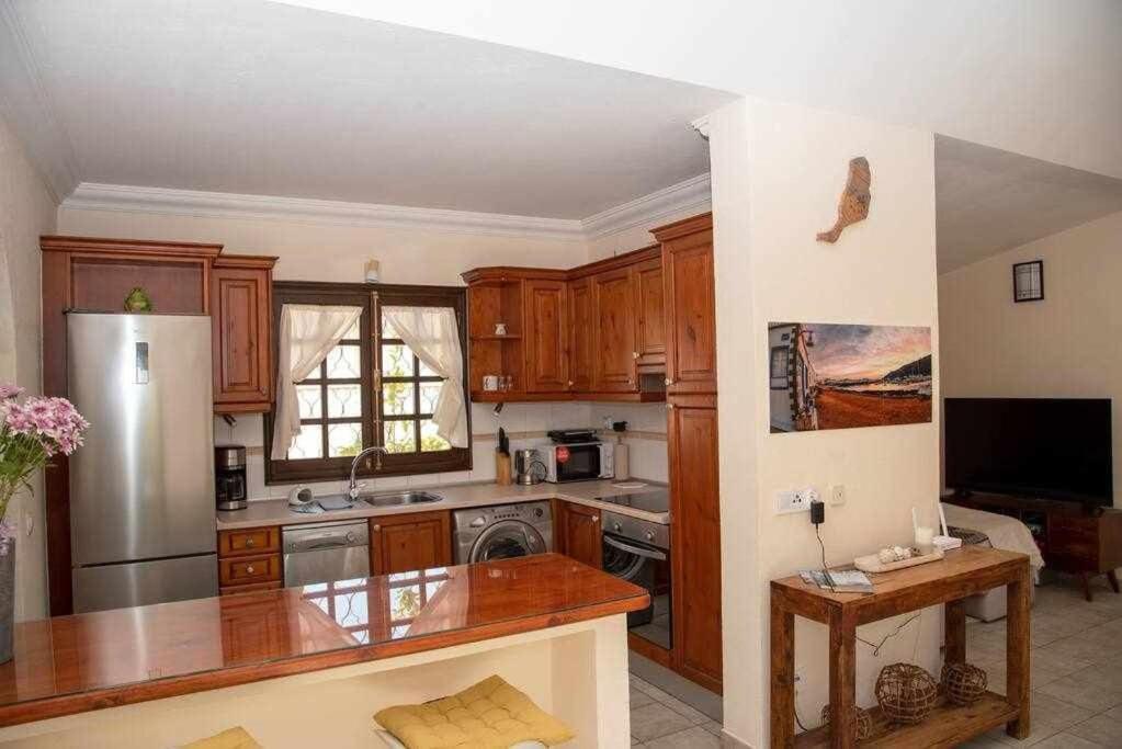 Aurora Mari Villa Your Dream Steps From The Ocean Shore Caleta de Fuste Exterior foto